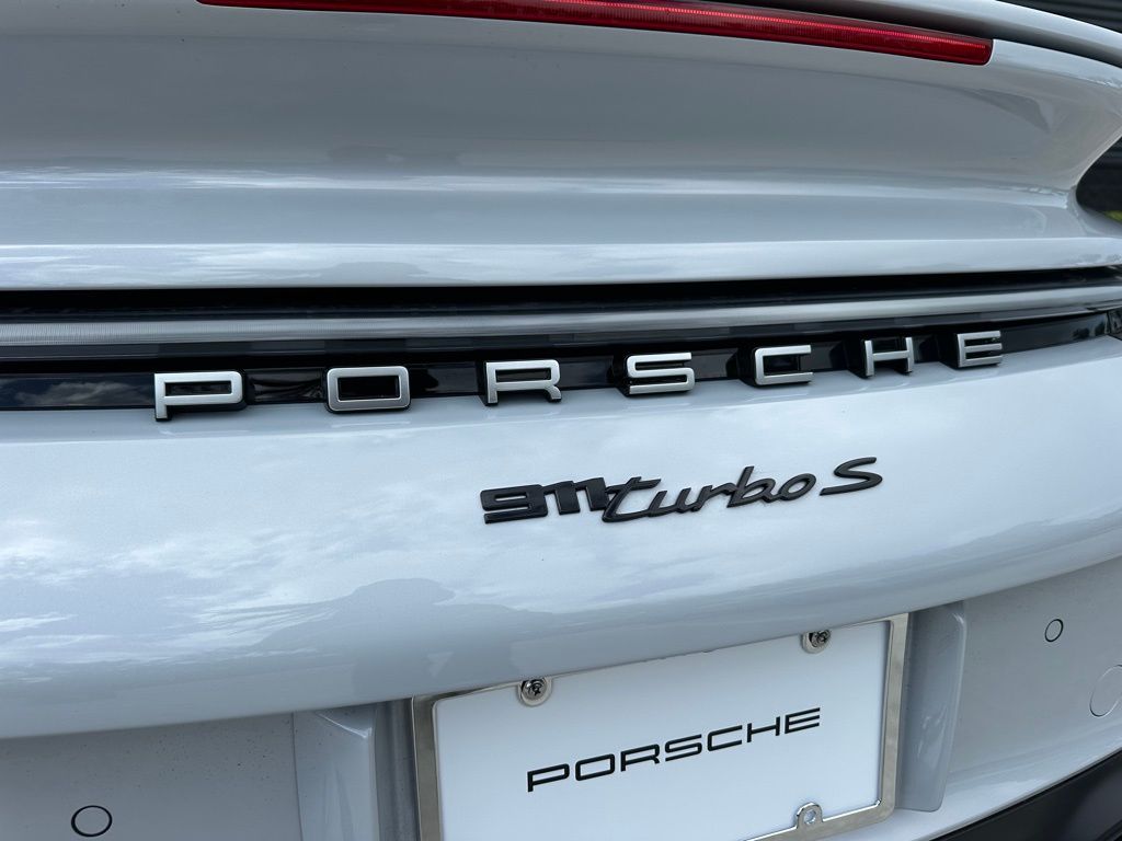 Thumbnail: 2025 Porsche 911 - 14
