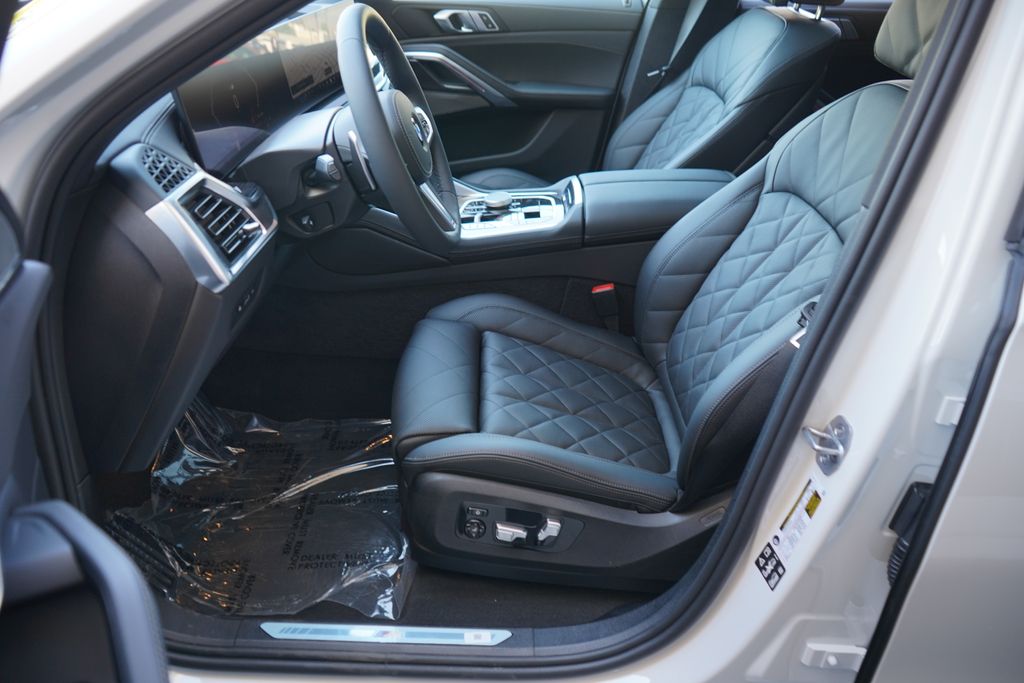 Thumbnail: 2026 BMW X6 - 10