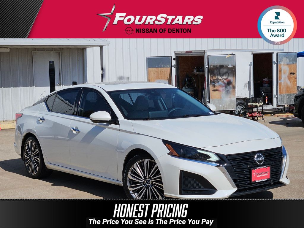 Pearl White Tricoat 2024 Nissan Altima Sedan Front-Wheel Drive Continuously Variable Transmission