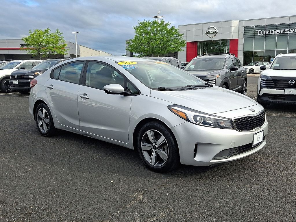 Thumbnail: 2018 Kia Forte - 3