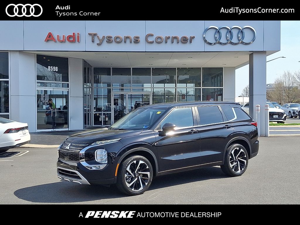 Thumbnail: 2022 Mitsubishi Outlander - 1