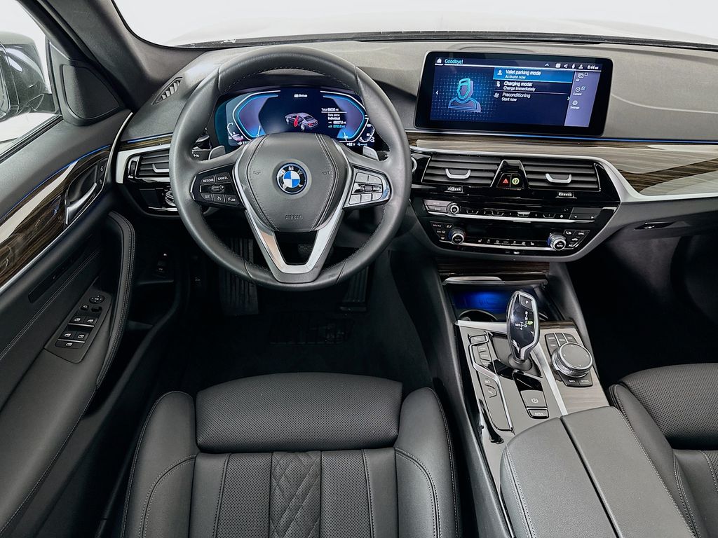 Thumbnail: 2023 BMW 5 Series - 23