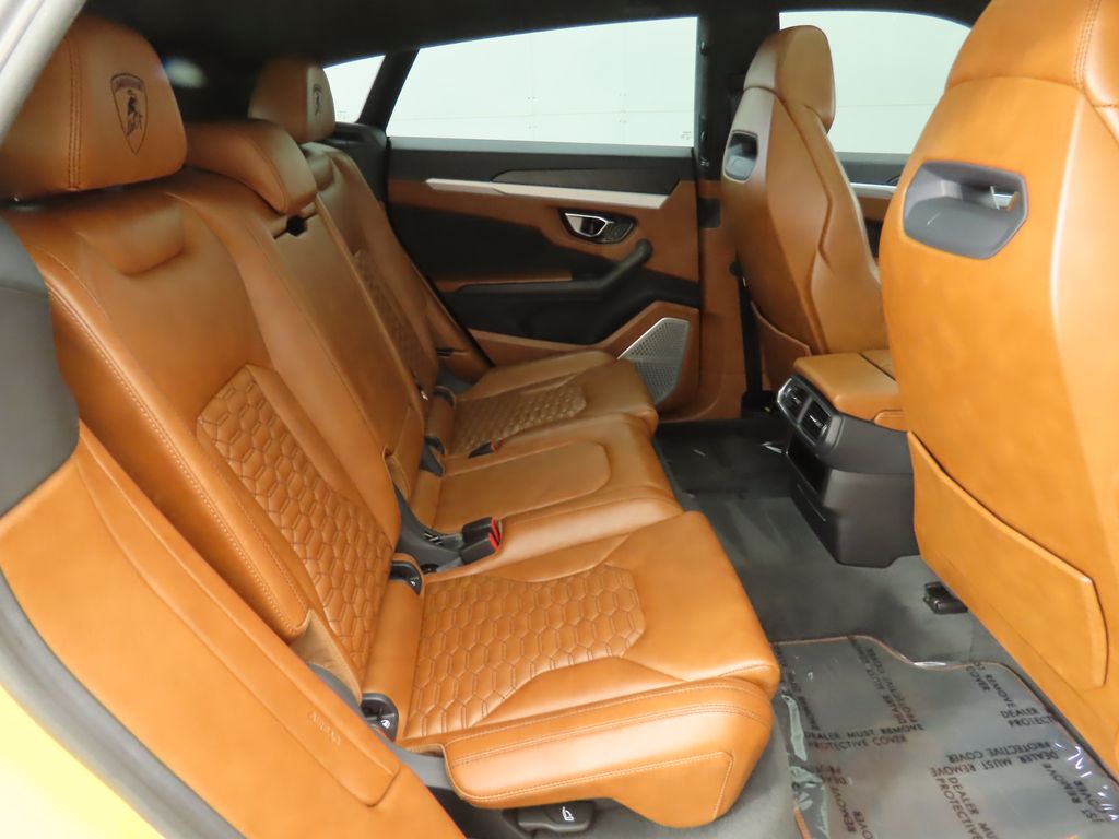 Thumbnail: 2019 Lamborghini Urus - 22
