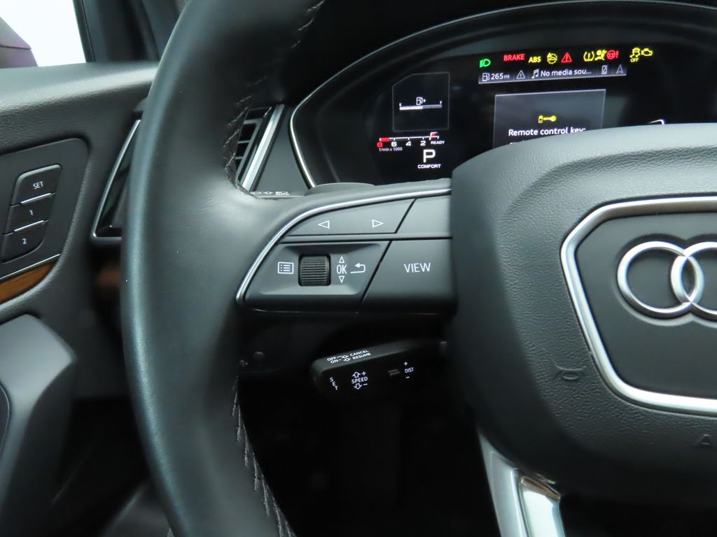 Thumbnail: 2023 Audi Q5 - 11