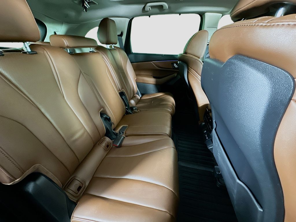 used 2023 Acura MDX car, priced at $38,999
