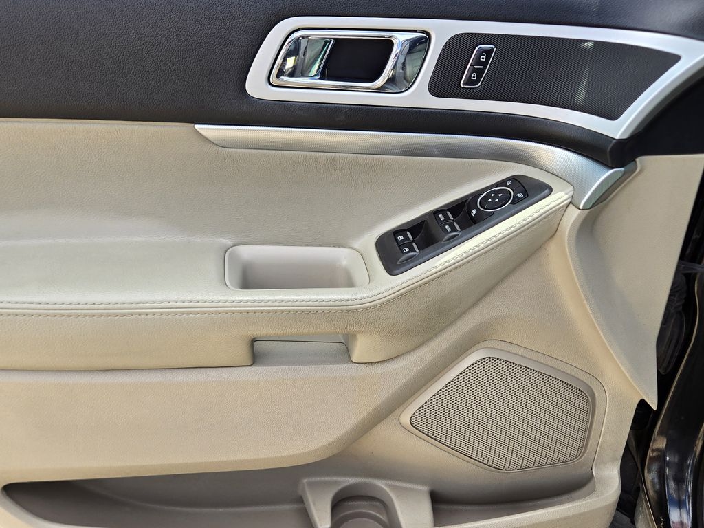 2015 Ford Explorer XLT Black at Durrett Motor Company