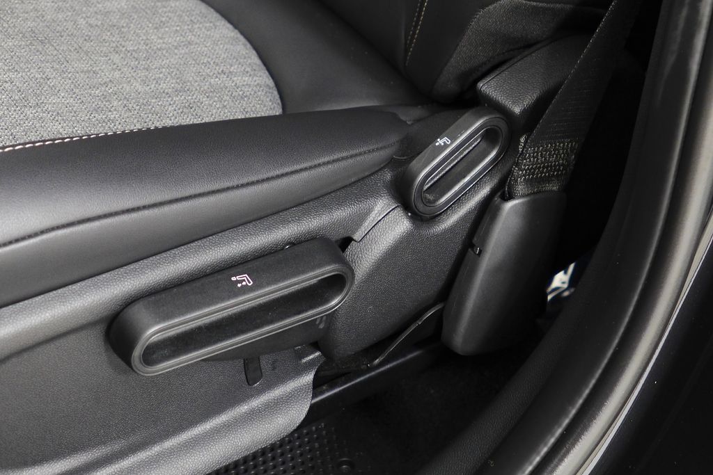 2023 MINI Cooper Countryman Signature 23