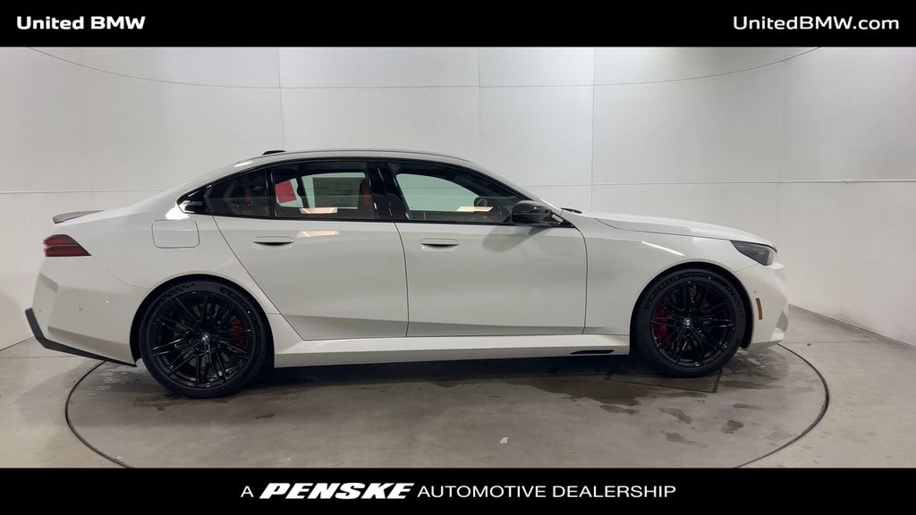 Thumbnail: 2026 BMW M5 - 9