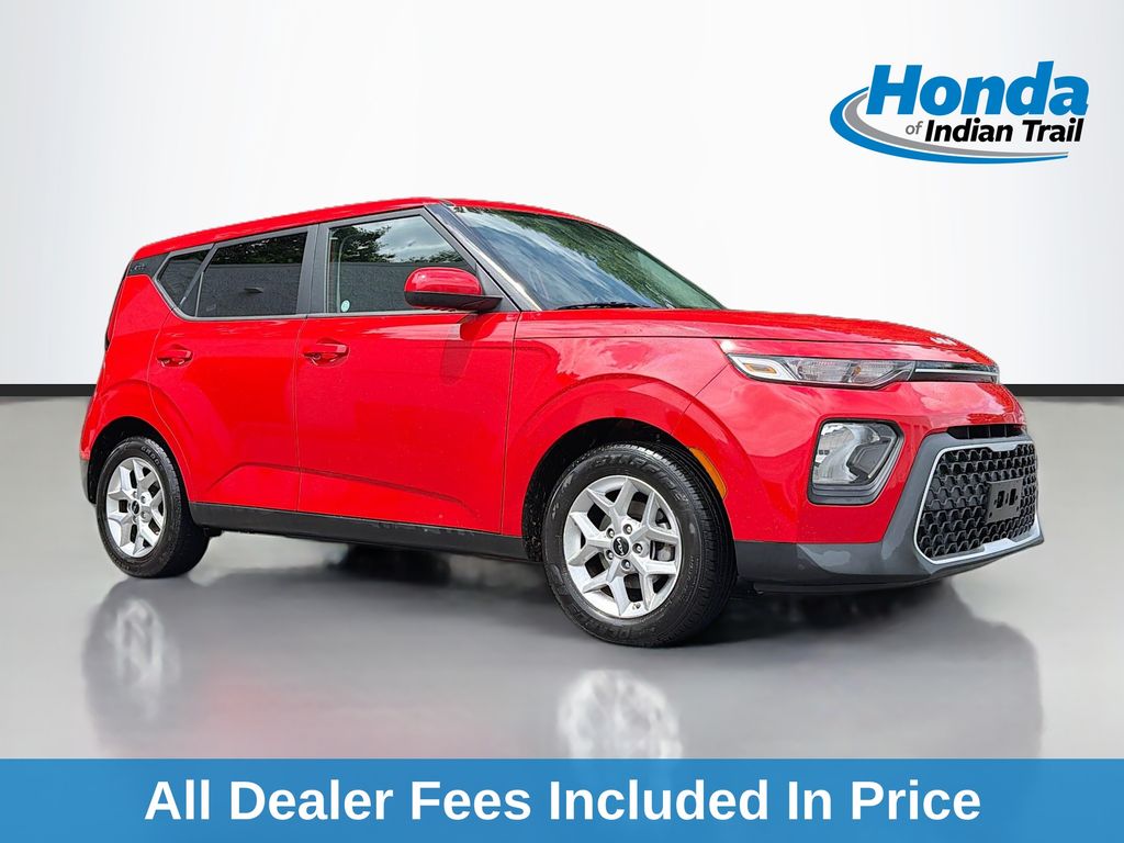 Inferno Red 2022 Kia Soul LX FWD SUV / Crossover Front-Wheel Drive Continuously Variable Transmission