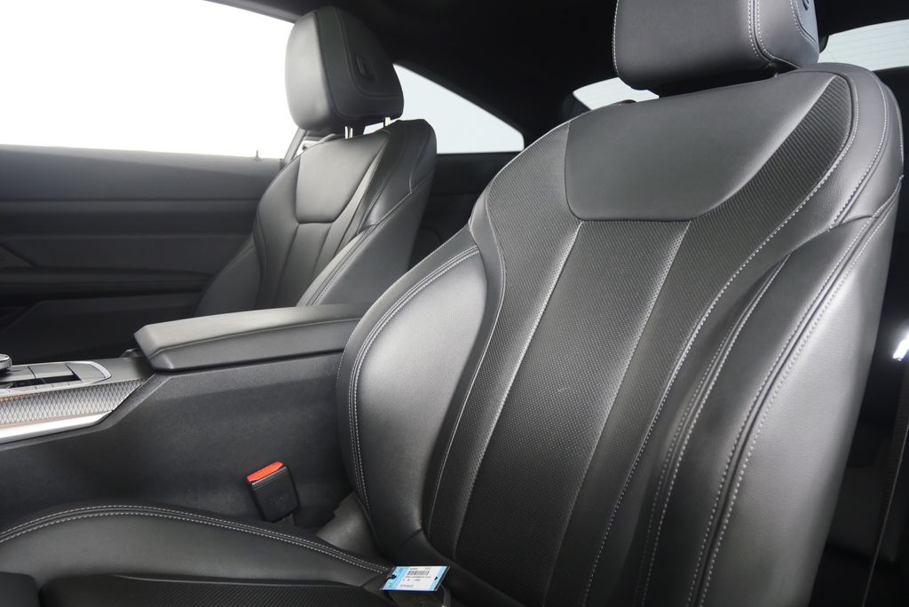 Thumbnail: 2024 BMW 4 Series - 10