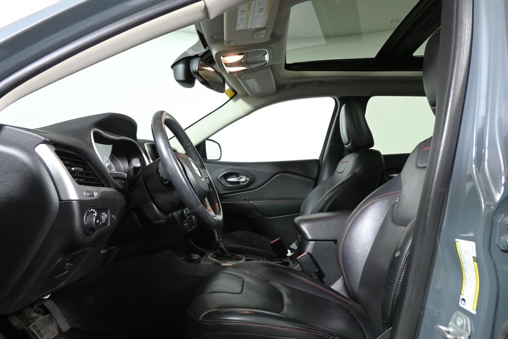 Thumbnail: 2015 Jeep Cherokee - 3