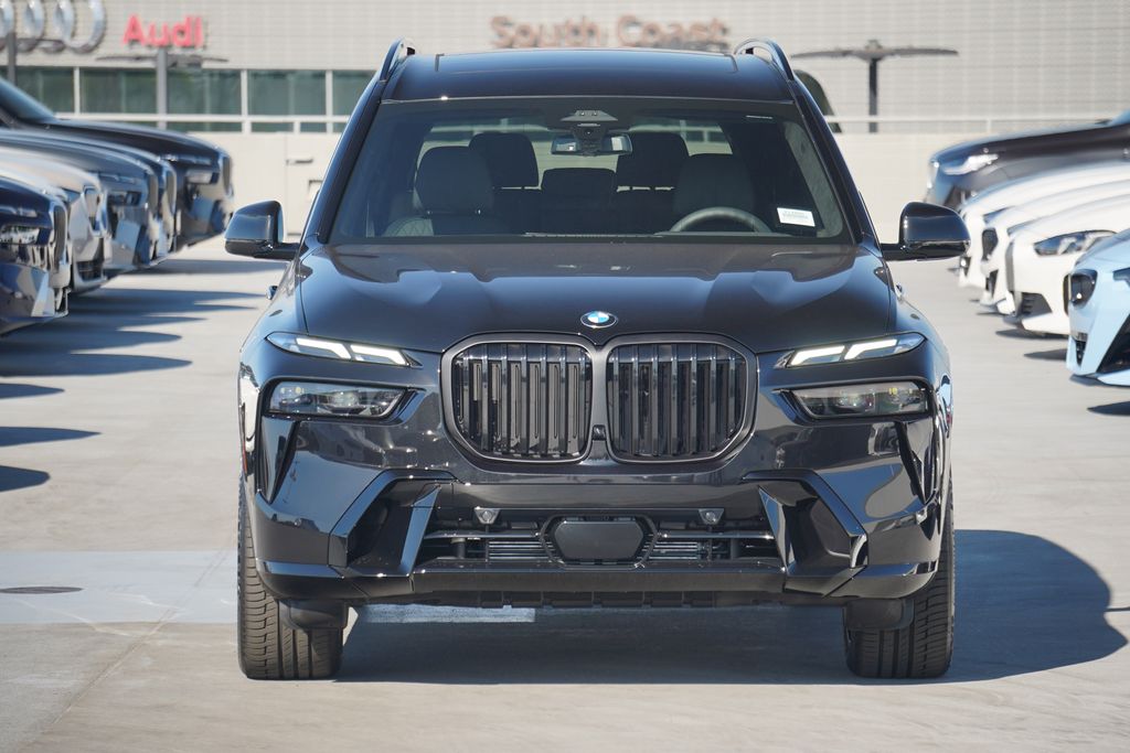 2025 BMW X7 xDrive40i 2