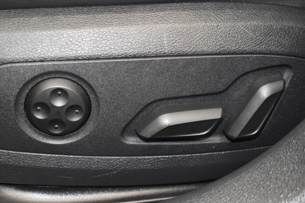 Thumbnail: 2023 Audi A4 - 16