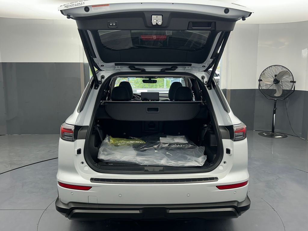 New 2026 White Mitsubishi Trail Edition image 41