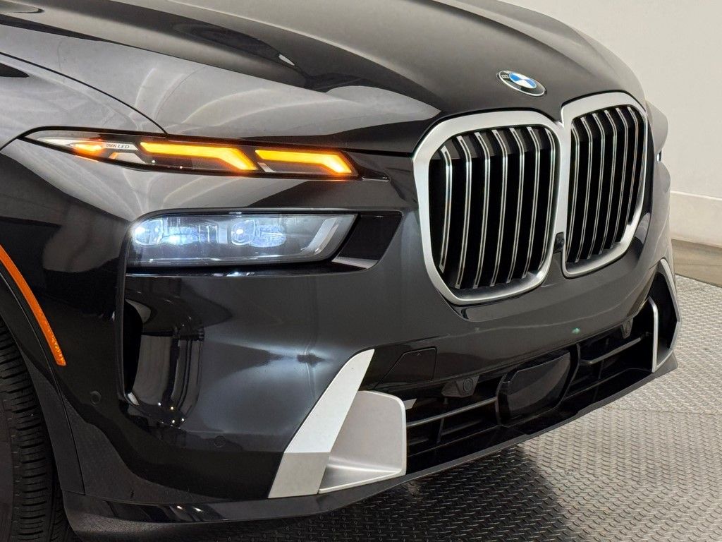 2023 BMW X7 xDrive40i 4