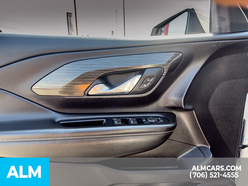 Used 2024 White GMC SLE image 8
