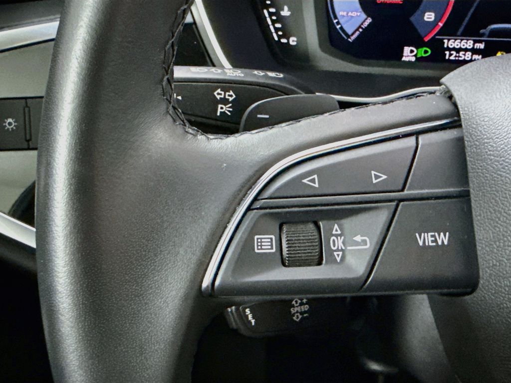 Thumbnail: 2023 Audi Q3 - 11