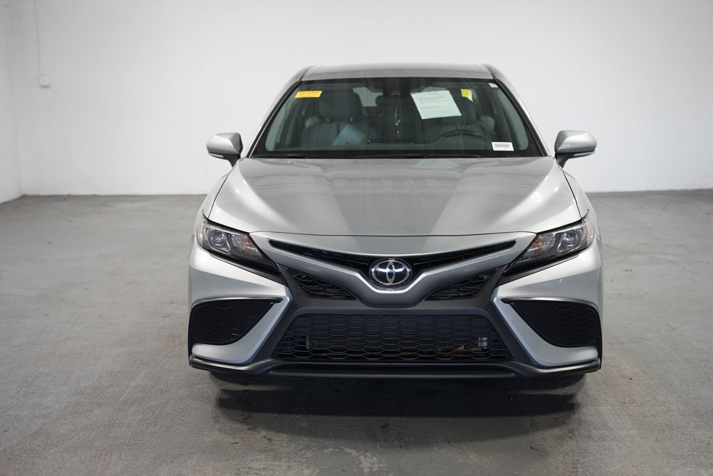 2023 Toyota Camry SE 2