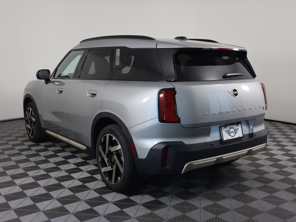 2025 MINI Cooper Countryman Iconic 8