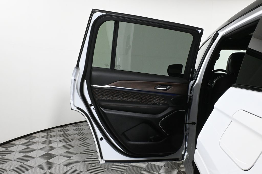 Thumbnail: 2025 Jeep Grand Cherokee L - 31