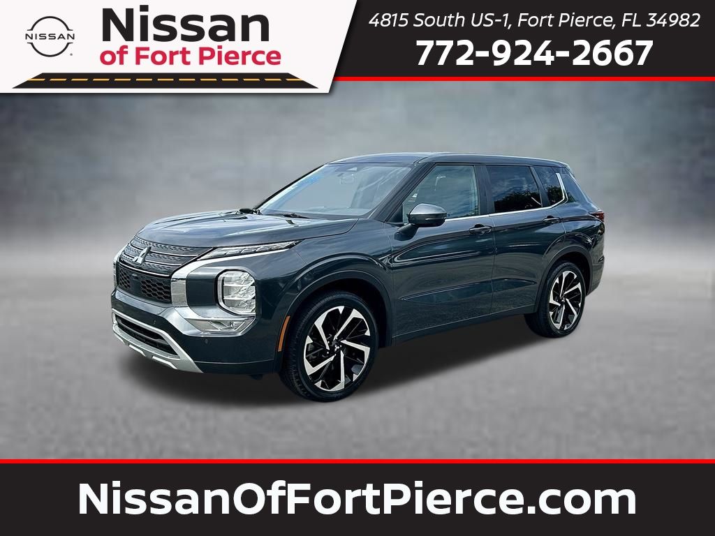 Silver 2024 Mitsubishi Outlander SUV / Crossover Front-Wheel Drive Continuously Variable Transmission