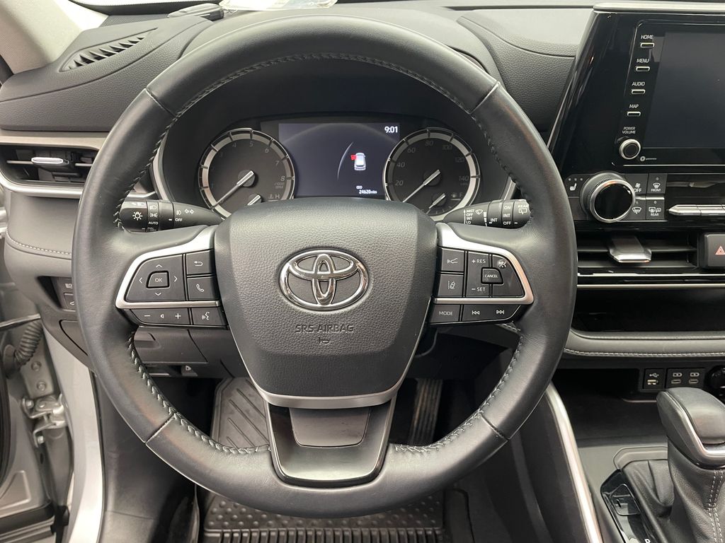 2022 Toyota Highlander XLE 21