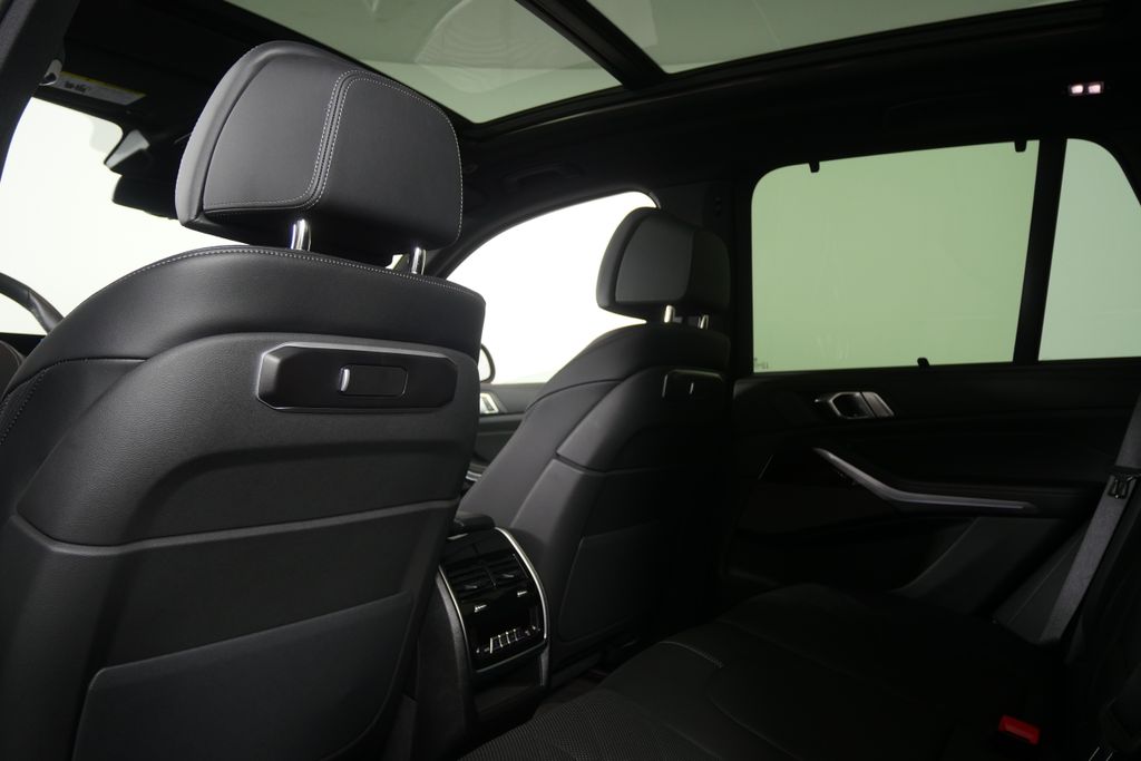 Thumbnail: 2026 BMW X5 - 17