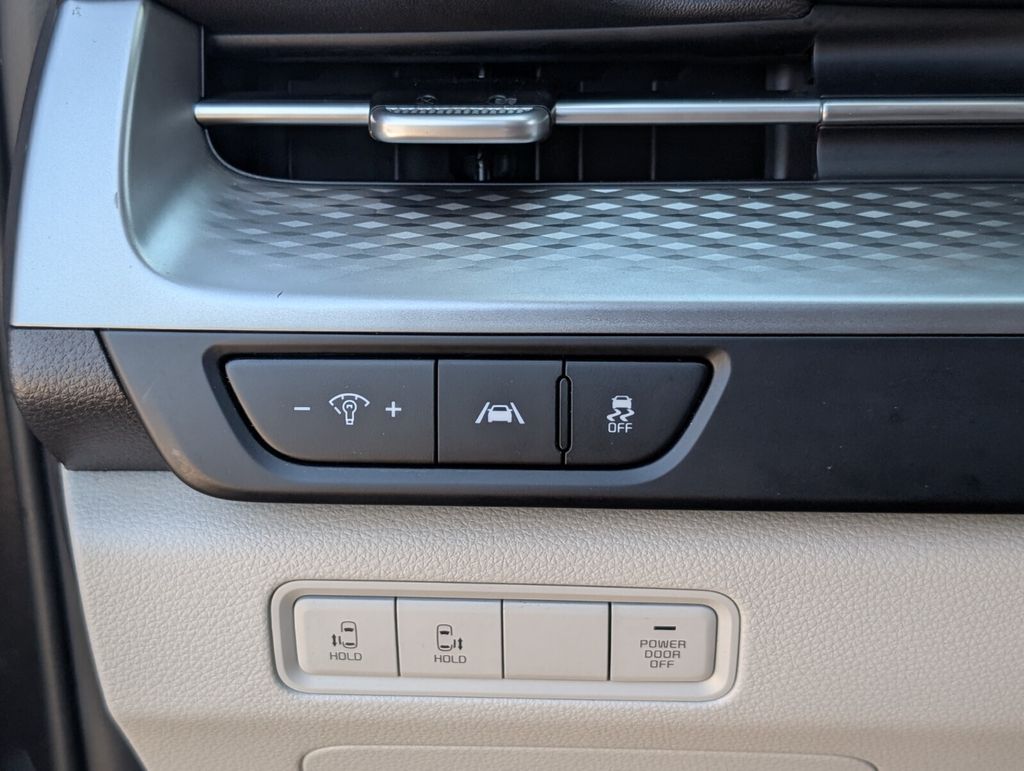 used 2023 Kia Carnival car, priced at $24,998