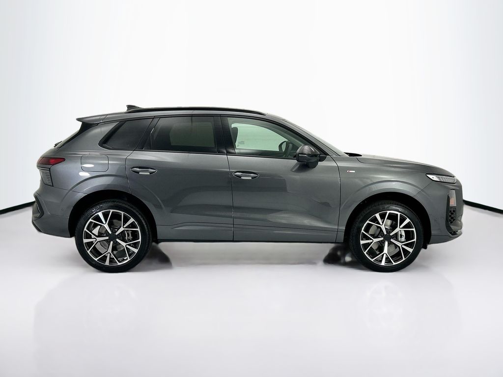 Thumbnail: 2026 Audi Q3 - 4