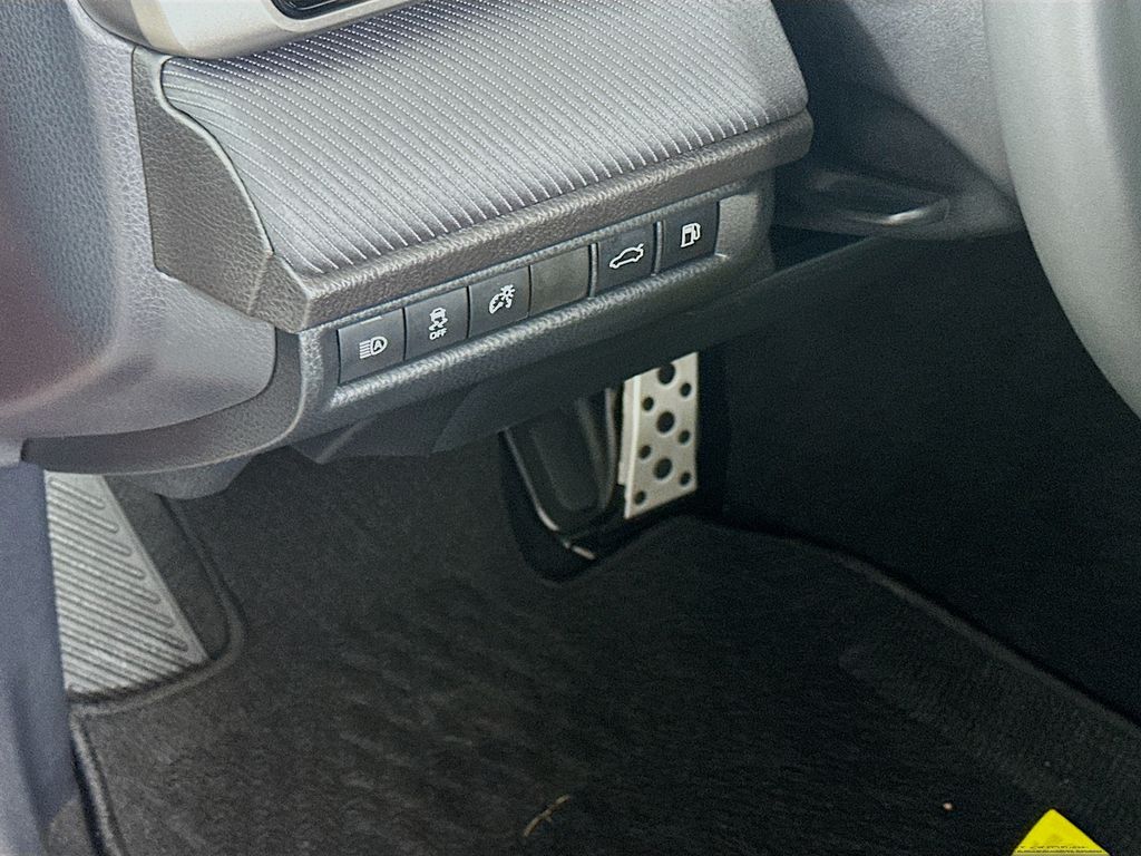 Thumbnail: 2025 Toyota Camry - 10