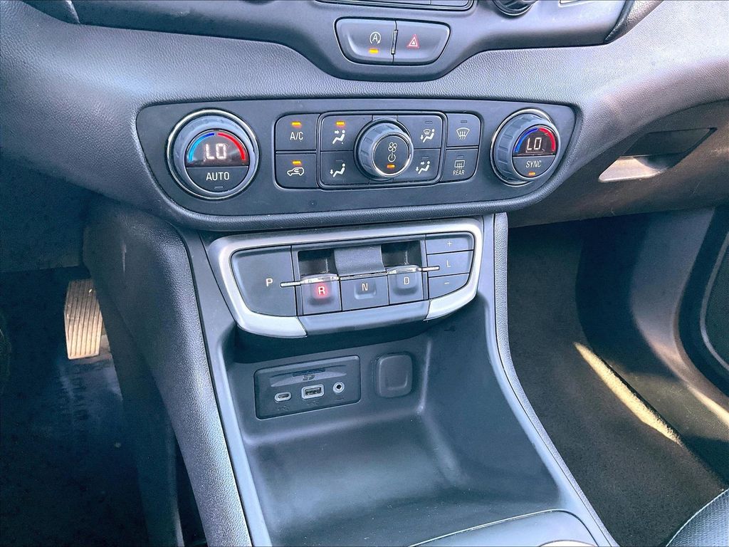 2024 GMC Terrain — photo 24