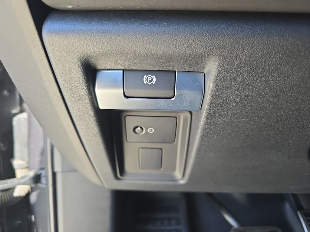 Certified Used 2023  Land Rover Carpathian Edition image 25