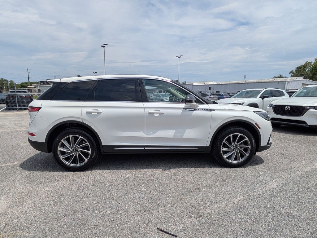 2025 Lincoln Corsair Premiere