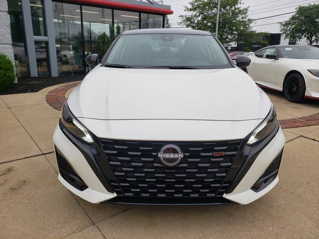 Photo 2 of 2026 Nissan Altima 2.5 SR
