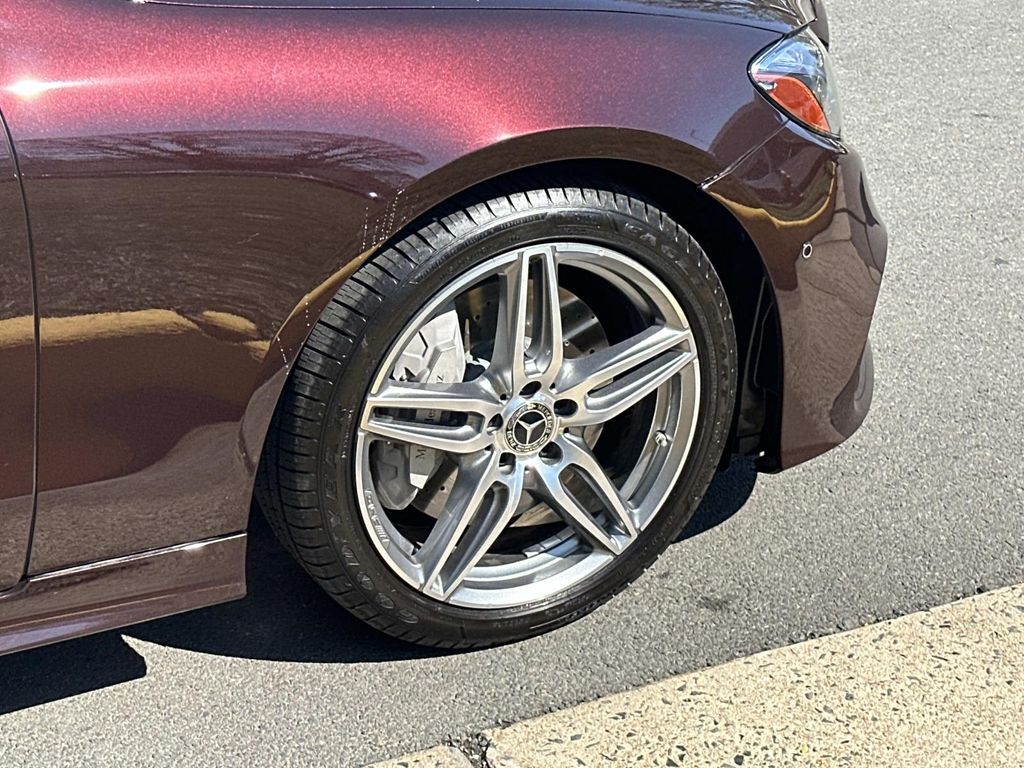 Thumbnail: 2019 Mercedes-Benz E-Class - 26