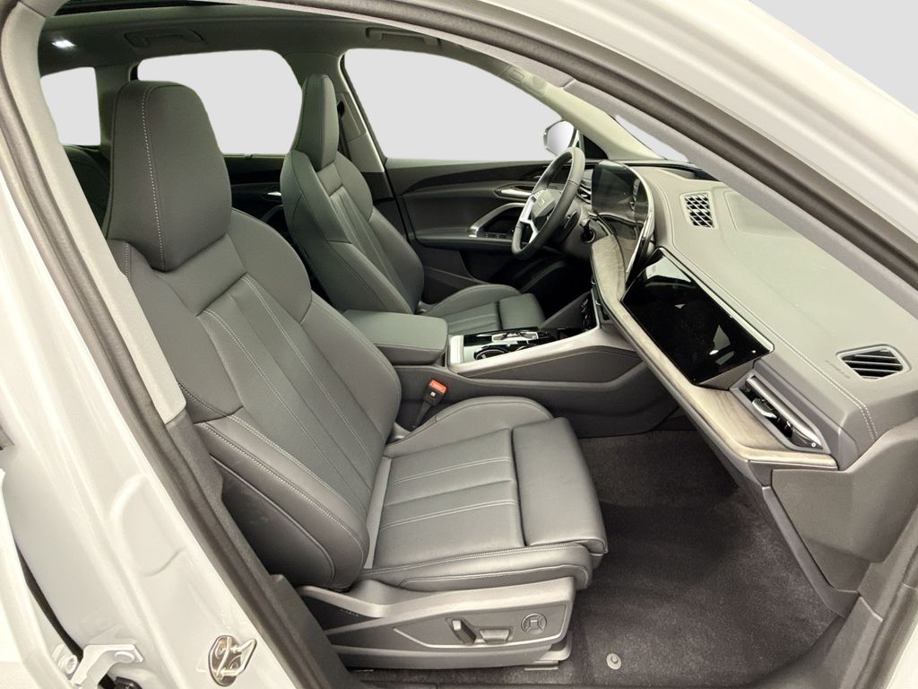 Thumbnail: 2025 Audi Q5 - 21