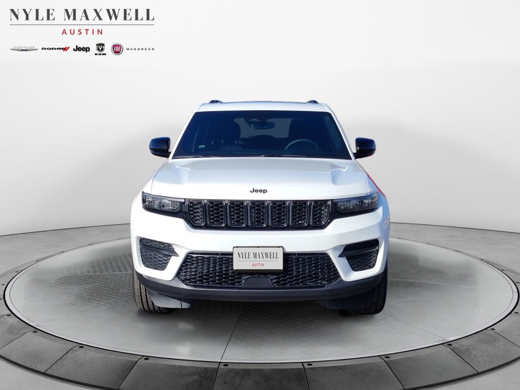 Used Car 2023 Jeep Grand Cherokee  Altitude For Sale Under $30,000 In Austin, Texas