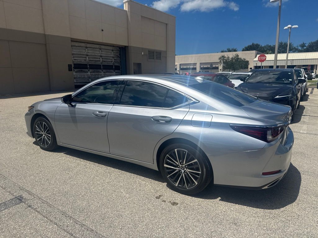 Used 2025 Silver Lexus 350 image 7