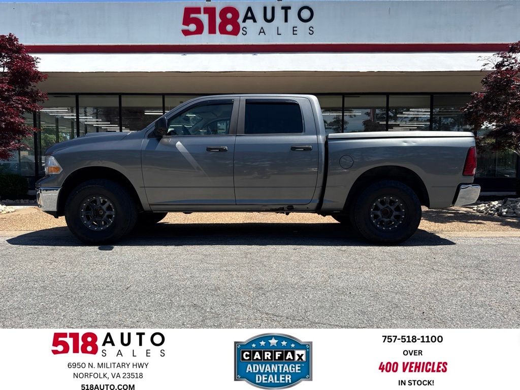 Mineral Gray Metallic Clearcoat/Light Graystone PC 2009 Dodge RAM 1500 Pickup Truck Four-Wheel Drive 5-Speed Automatic