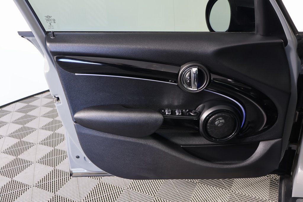 Thumbnail: 2022 MINI Cooper - 12