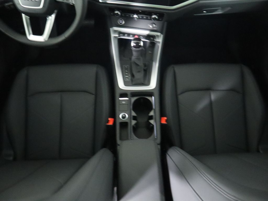 Thumbnail: 2025 Audi Q3 - 17