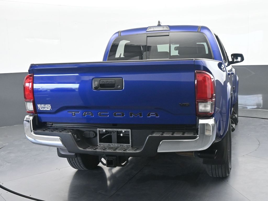 Used 2022 Blue Toyota SR5 image 5