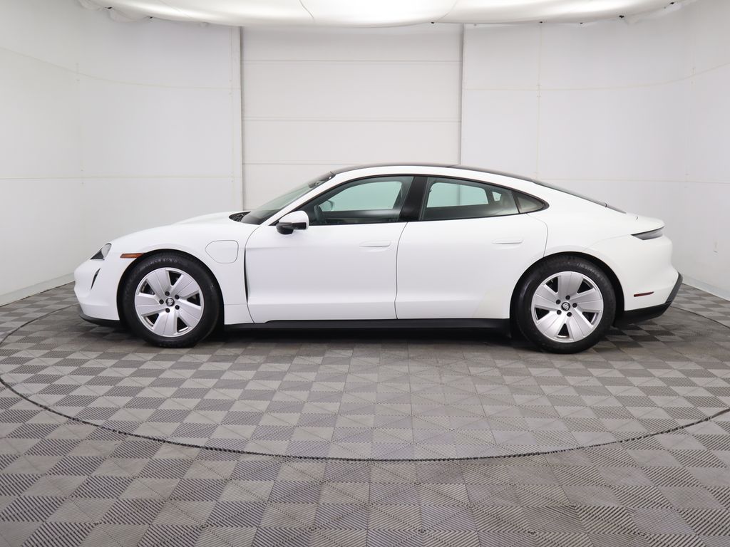 Thumbnail: 2021 Porsche Taycan - 8