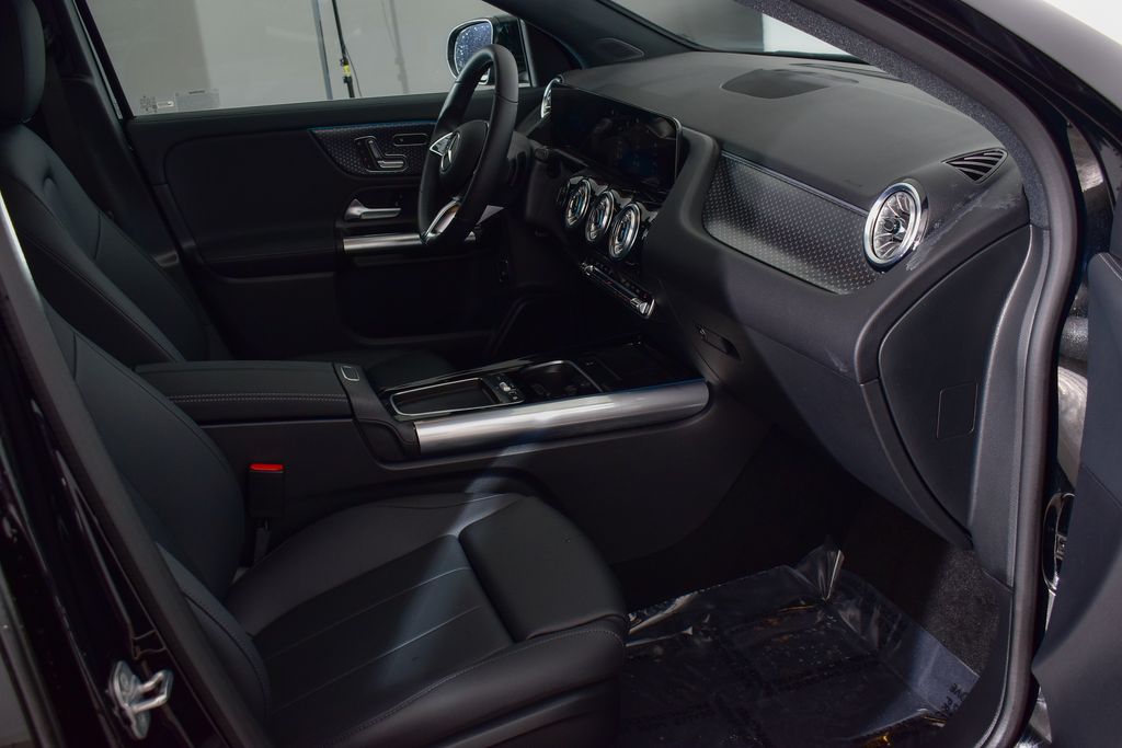 Thumbnail: 2026 Mercedes-Benz GLA - 25