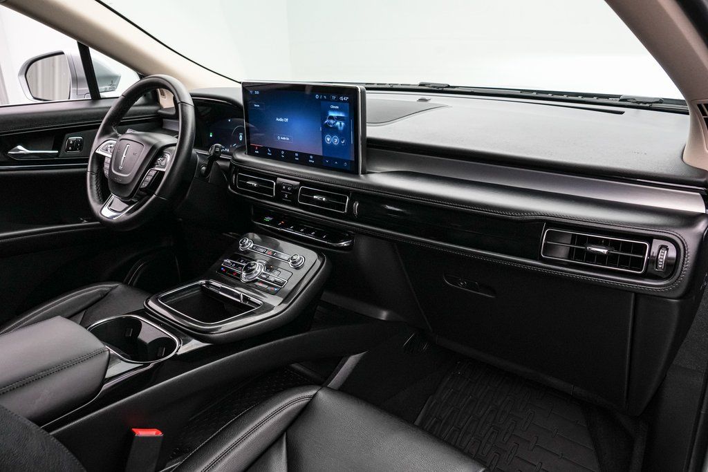 used 2023 Lincoln Nautilus car, priced at $37,030