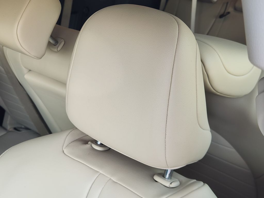2022 Toyota Highlander Hybrid XLE Beige at Toyota of Victoria