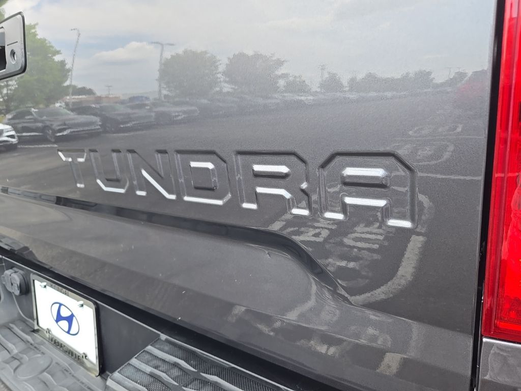 Thumbnail: 2014 Toyota Tundra - 11