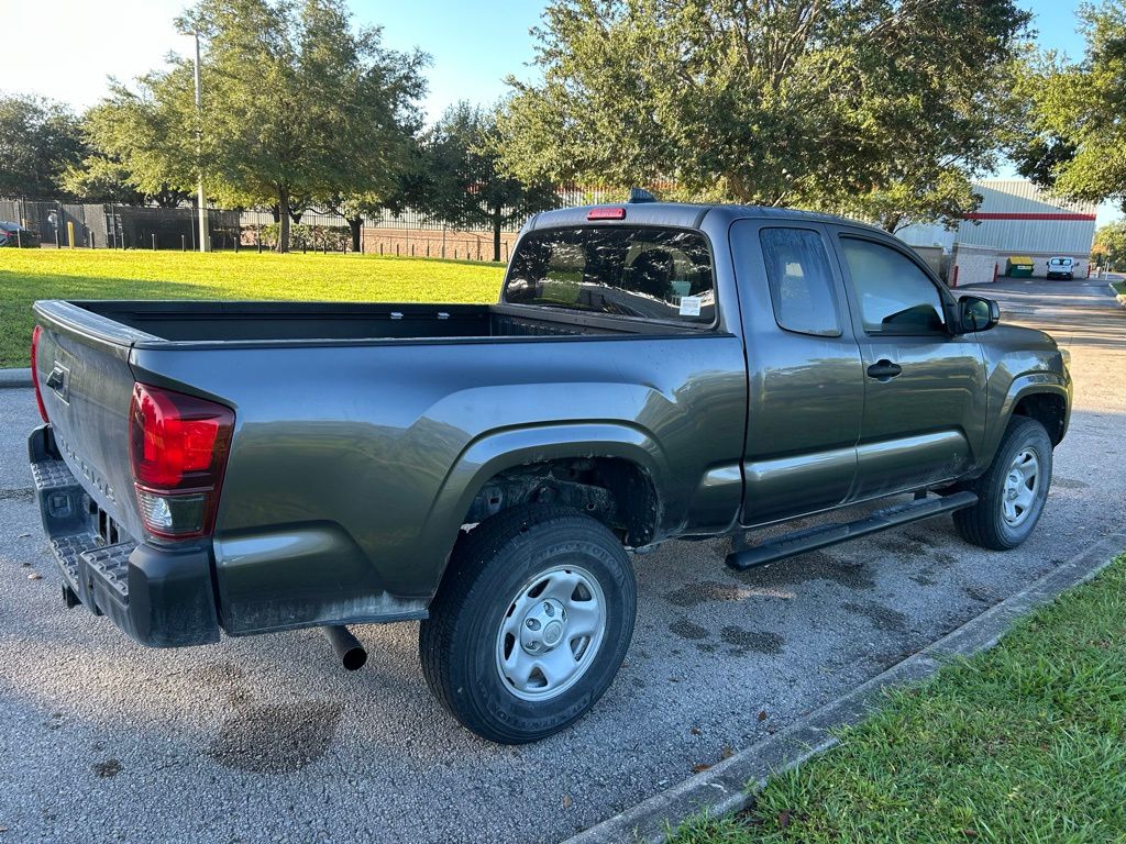 Thumbnail: 2022 Toyota Tacoma - 5
