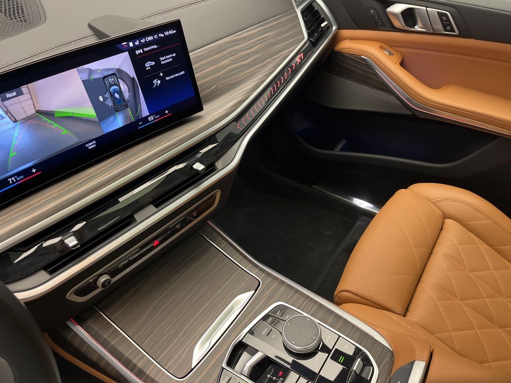 Thumbnail: 2023 BMW X7 - 21