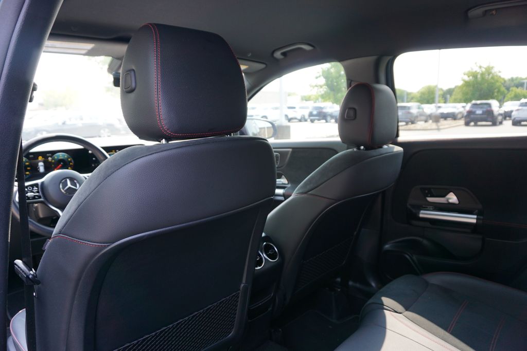 2023 Mercedes-Benz GLA 250 4MATIC 12